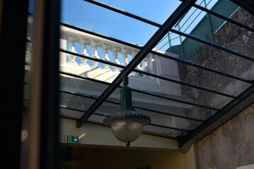 Evian, lac Léman, verrière et lampadaire