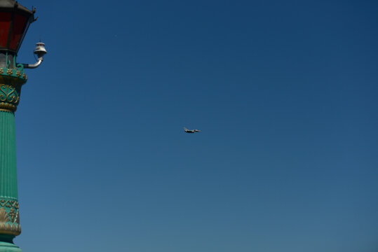 Evian, lac L&eacute;man, avion de chasse, rafale