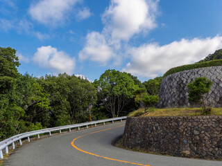 真夏の五月山ドライブウェイの風景