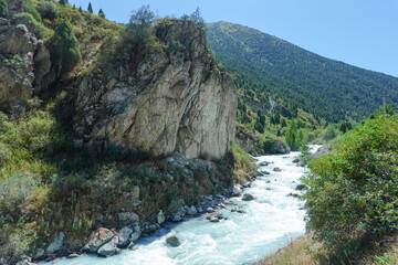 キルギス_カシュカ＝スウ-アラアルチャ国立公園