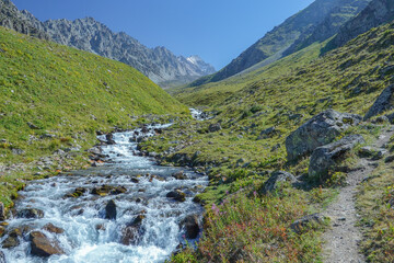 キルギス_アラアルチャ国立公園_Elektro Peak