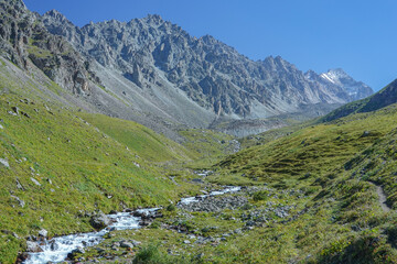 キルギス_アラアルチャ国立公園_Elektro Peak