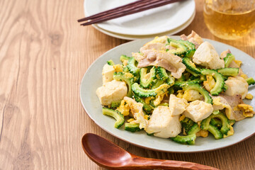 ゴーヤチャンプルー｜豆腐と卵・豚肉の沖縄風炒め