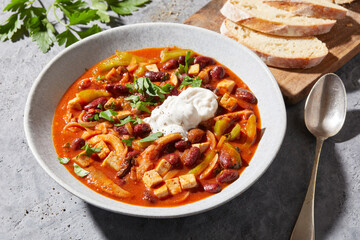 Chili with kidney beans and mushrooms