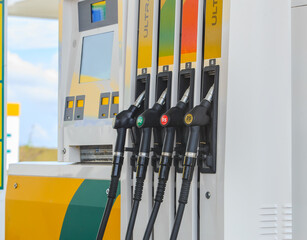 Car filling station with filling nozzles