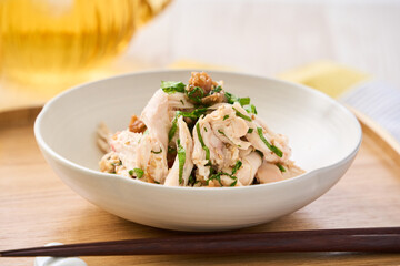 鶏胸肉の梅しそ和え｜さっぱりヘルシーな夏の副菜