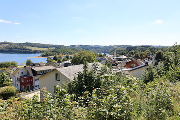 Blick auf den Ort Sondern am Biggesee im Sauerland