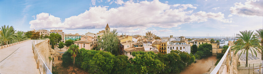 Fototapeta premium Panoramic landscape of Palma de Mallorca, Spain