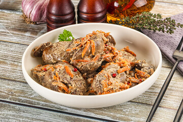 Chicken liver with cream and carrot