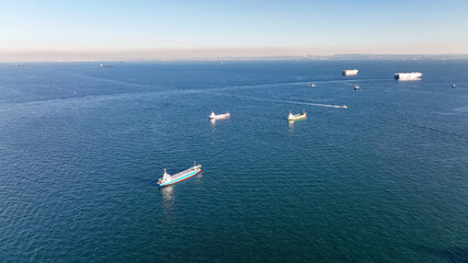 海洋と船舶のドローン空撮