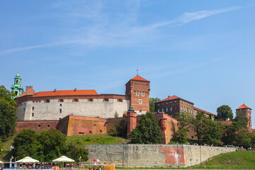 Obraz premium Wawel Castle from the Vistula River in Krakow