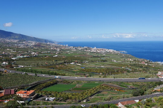 Humboldtblick an die K&uuml;ste im Orotavatal auf Teneriffa