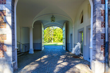 Arched Entrance Hallway Leading Inner