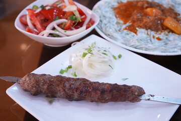 Skewered and Grilled Cubes of Meat, Shashlik - 串焼き料理 シャシリク	