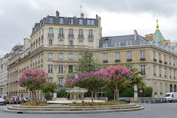 Fototapeta premium Place François 1er à Paris