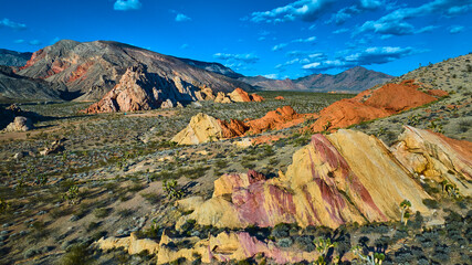 Obraz premium Aerial Vibrant Rock Formations and Desert Landscape Whitney Pocket Nevada