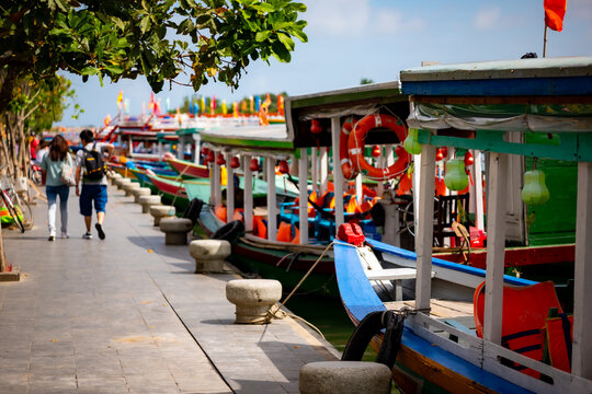 Fototapeta colorful boats in the city of Hội An, Vietnam