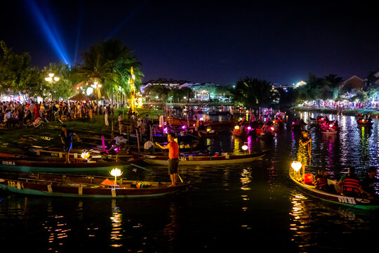 Fototapeta colorful lanterns at night in the city of Hội An, Vietnam