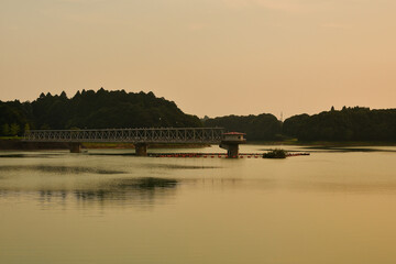夕暮れの東金ダム　千葉県東金市　