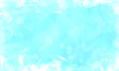 白い雲から覗く青空