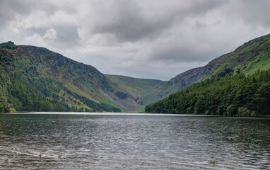 Glendalough dans le parc national des Wicklow Mountains en Irlande