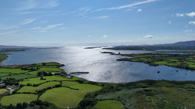 petit port de Unionhall dans le sud de l'Irlande