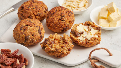 Gluten-free and sugar-free fruit buns
