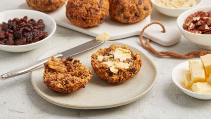 Gluten-free and sugar-free fruit buns