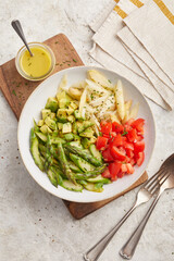 Asparagus salad with avocado