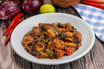 Squid with vegetables in oyser sauce