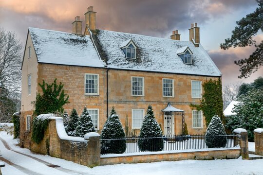 Cotswold home with snow