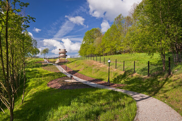 Piękny, wiosenny dzień w Muszynie. Ogrody magiczne i legend na Zapopradziu