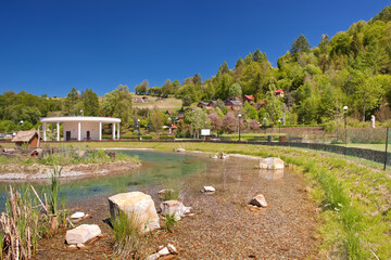 Ogrody Magiczne na Zapopradziu w Muszynie wiosną. © rogozinski