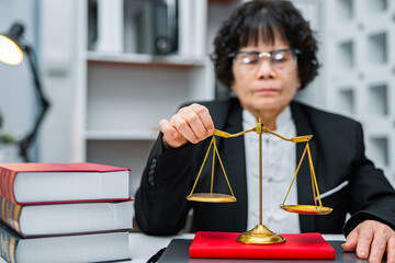 Elder Lawyer for Financial Planning and Wills in a Law Office