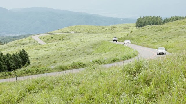The Road Passes Through the Highlands of the National Park and Connects Tourist Resorts with Great Views | Kirigamine Plateau, Nagano, Japan