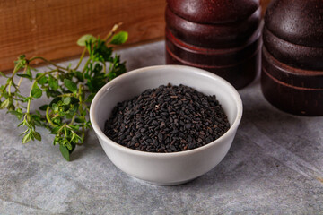 Black raw dry sesame seeds