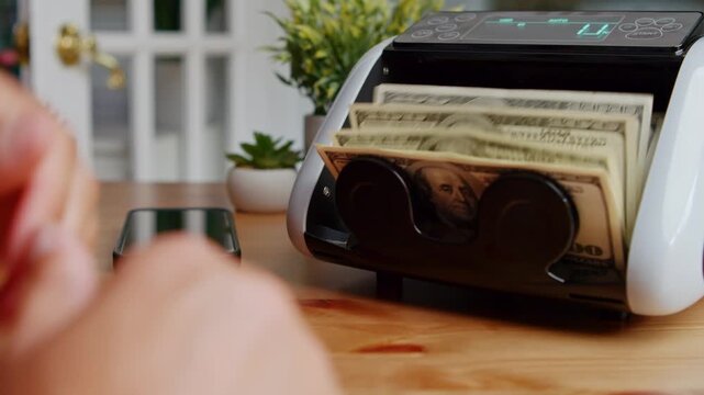 Top-grade cash counting equipment processes paper currency with accuracy and speed, ensuring reliable transaction verification, smooth cash handling, and traceable capital accounting.