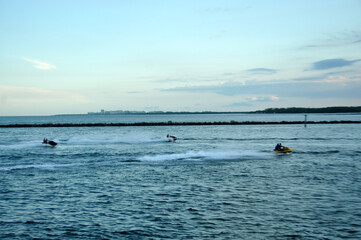 Obraz premium Jet ski - South point pier Miami 