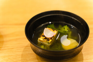 大川荘の和会席　出汁香るお吸い物