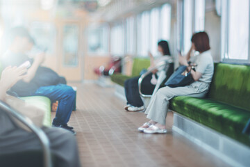 電車内のぼかし風景