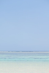 南国　青空と海　海外旅行イメージ