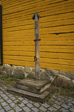Old-style pranger punishment pole in Tammisaari