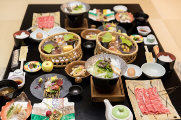 旅行　ホテル　旅館　夕食イメージ