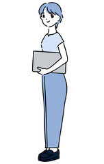 ノートパソコンを持つ女性