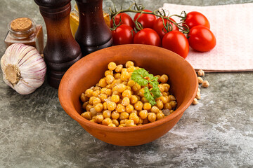 Canned chickpea in the bowl