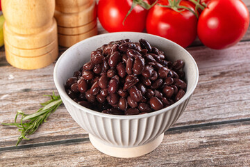 Canned black beans in the bowk