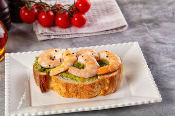 Sandwich with prawn and avocado