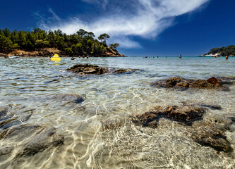 Bains de mer sur la plage de l'Estagnol
