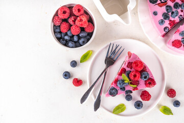 Summer fruit and berry no-baked cheesecake