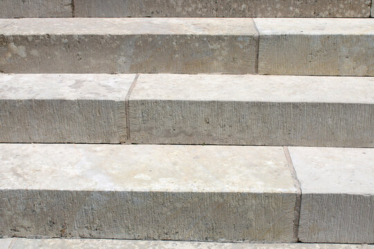 Escalier en pierre de taille
